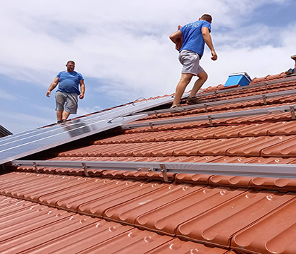 što je solarni krovni sustav za montažu